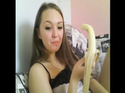 Луна заглатывает банан.