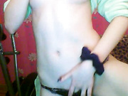 alicevirgin трахает себя