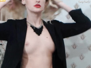 xCumOnCumx - маструбирует сладкую киску