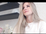 в белых трусиках