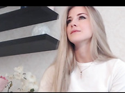 в белых трусиках