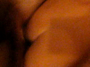 свободная брюнетка