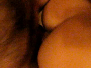 свободная брюнетка