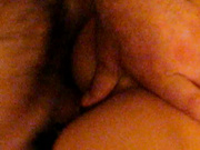 свободная брюнетка