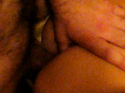 свободная брюнетка