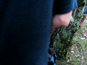 свободная брюнетка