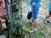 свободная брюнетка