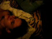 свободная брюнетка