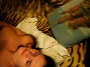 свободная брюнетка