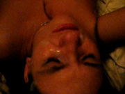 свободная брюнетка