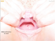 MoonChristine показывает дырень