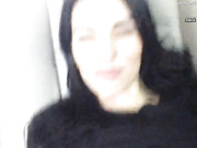 Nicol дрочит в авто