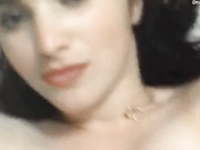 дырки Noeelly крупным планом