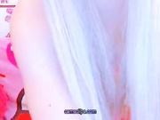 сучка xxlelyaxx в красных чулочках радует глаз