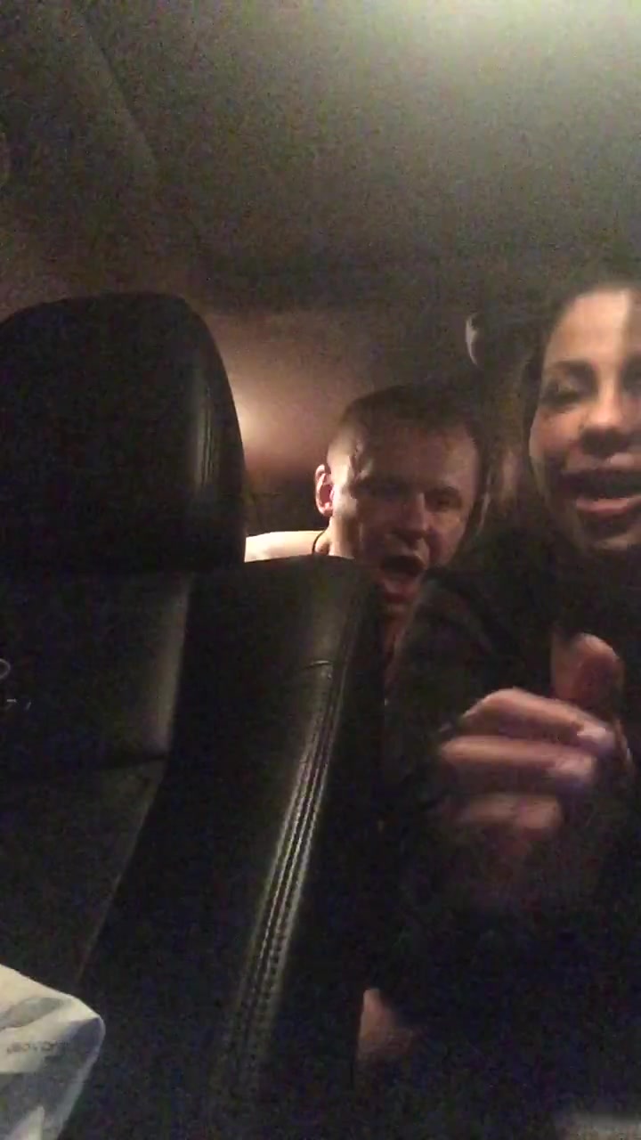 Елену Беркову трахают в тачке 2017