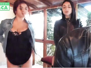 Девочки шалят