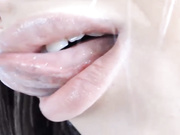 AMG63 развратно сосет пальчик и показывает себя крупным