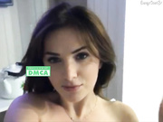 Noelly показывает великолепные сиськи