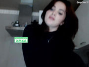 Noelly показывает сиськи