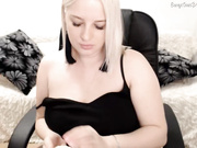 -_A_L_E_X_A_- сосет член и показывает попку