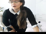 Vika73 бурно кончает