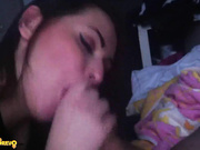 шлюха сосет