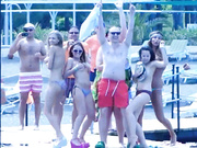 Devchata s COMEDI WOMAN ustroili na proschanie striptiz.720