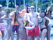 Devchata s COMEDI WOMAN ustroili na proschanie striptiz.720