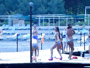 Devchata s COMEDI WOMAN ustroili na proschanie striptiz.720