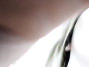 Kira трахает себя дилдо