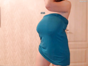 стриптиз от большегрудой мамки