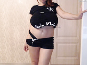 стриптиз от большегрудой мамки