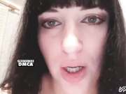 Vikusya86 мастурбирует