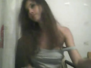 Машка поазывает сиськи