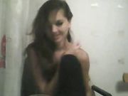 Машка поазывает сиськи