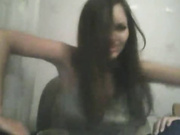 Машка поазывает сиськи