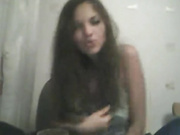 Машка поазывает сиськи