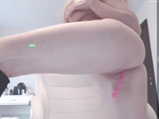 _--NaStyA--_ светит дырочками