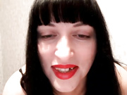 Дама с огромными грудями