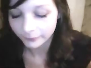 Сосет большой член