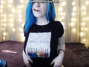 LemonJelly курит и показывает грудь