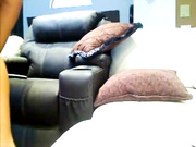 шикарная шлюха с большими сиськами развлекается