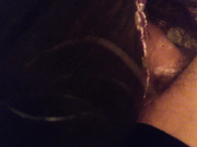 Sweetbutocks отсасывает хуй