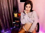 Sonya-mo в толстовке