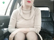 -LIKA-LIKA- дрочит в машине,кончает