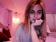 Sonya-mo танцует стриптиз