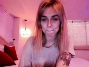 Sonya-mo танцует стриптиз