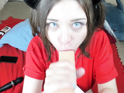 Katya_Letova долбит рот игрушкой