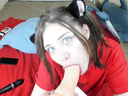 Katya_Letova долбит рот игрушкой