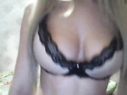 Стриптиз от молоденькой блондинки